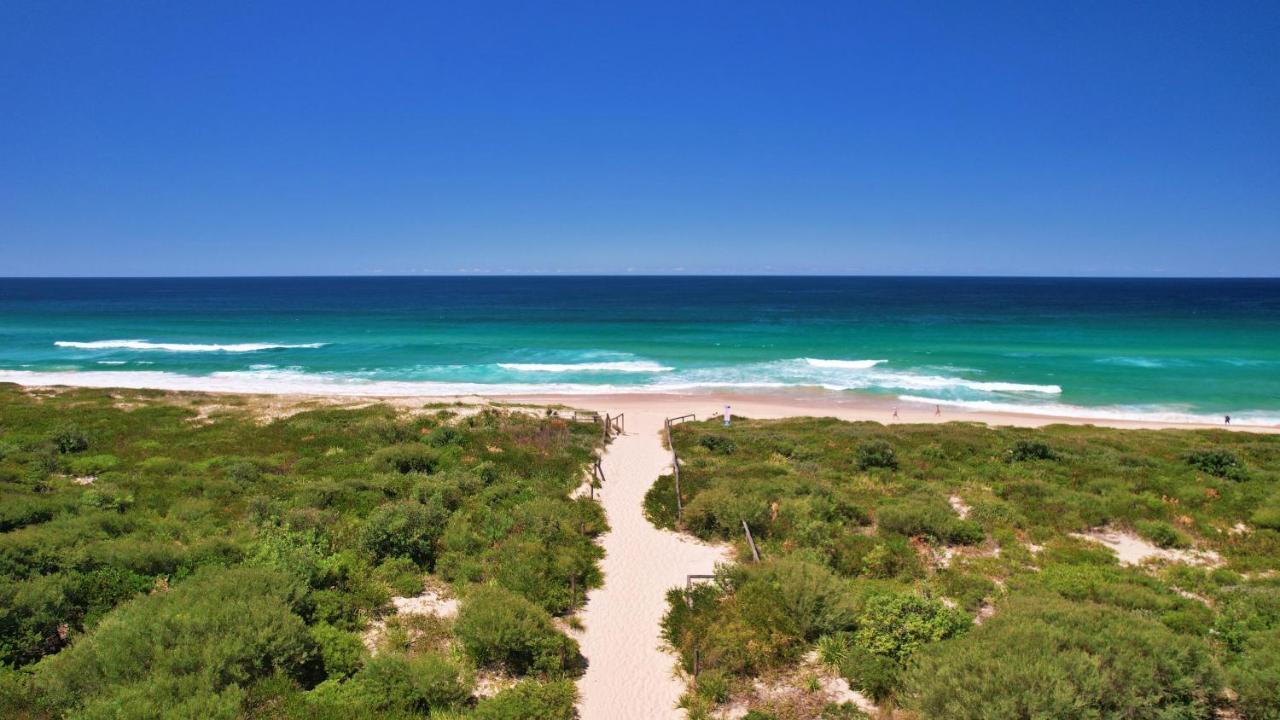 Pullman Magenta Shores Resort Entrance Exterior foto View of the beach from the lighthouse