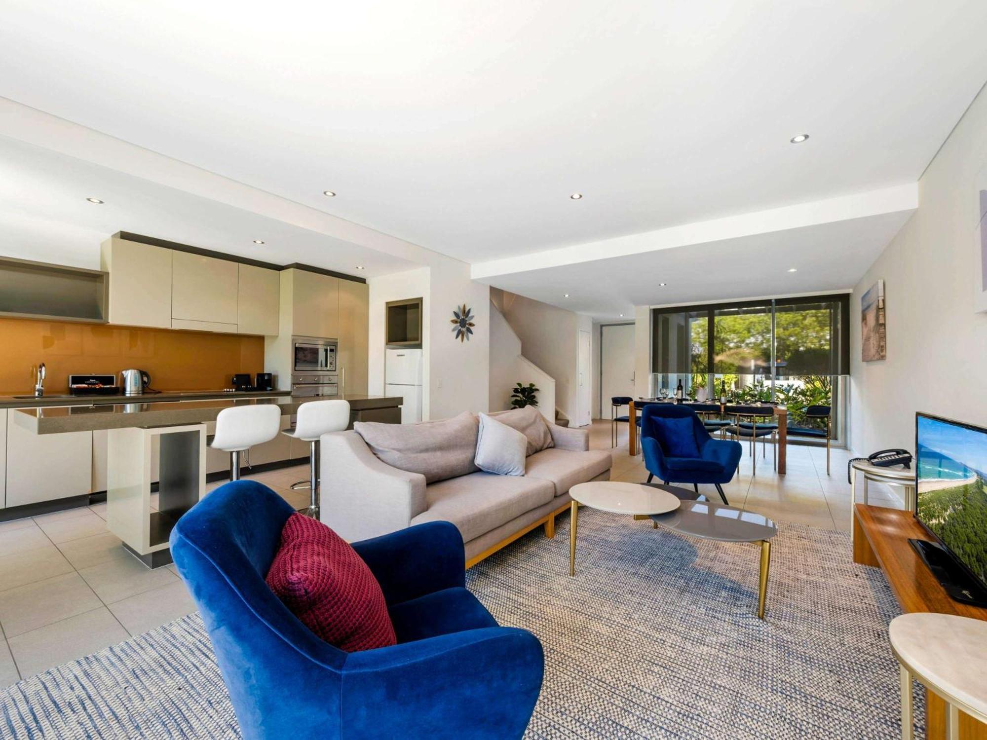 Pullman Magenta Shores Resort Entrance Exterior foto A living room in a typical apartment
