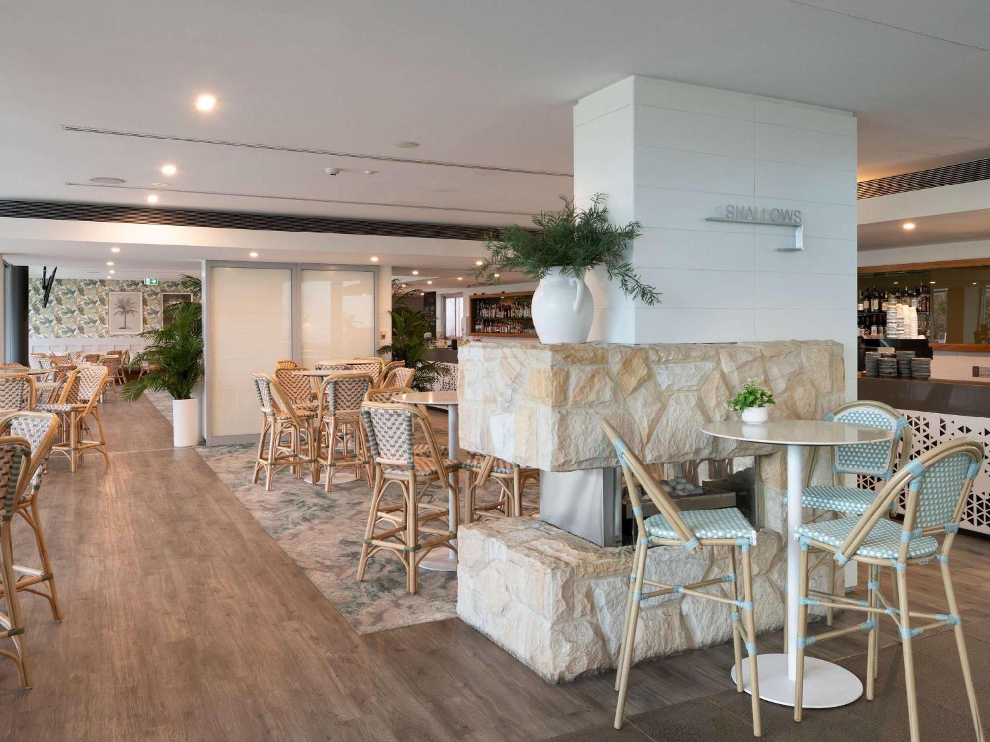 Pullman Magenta Shores Resort Entrance Exterior foto The Club at Sydney Airport