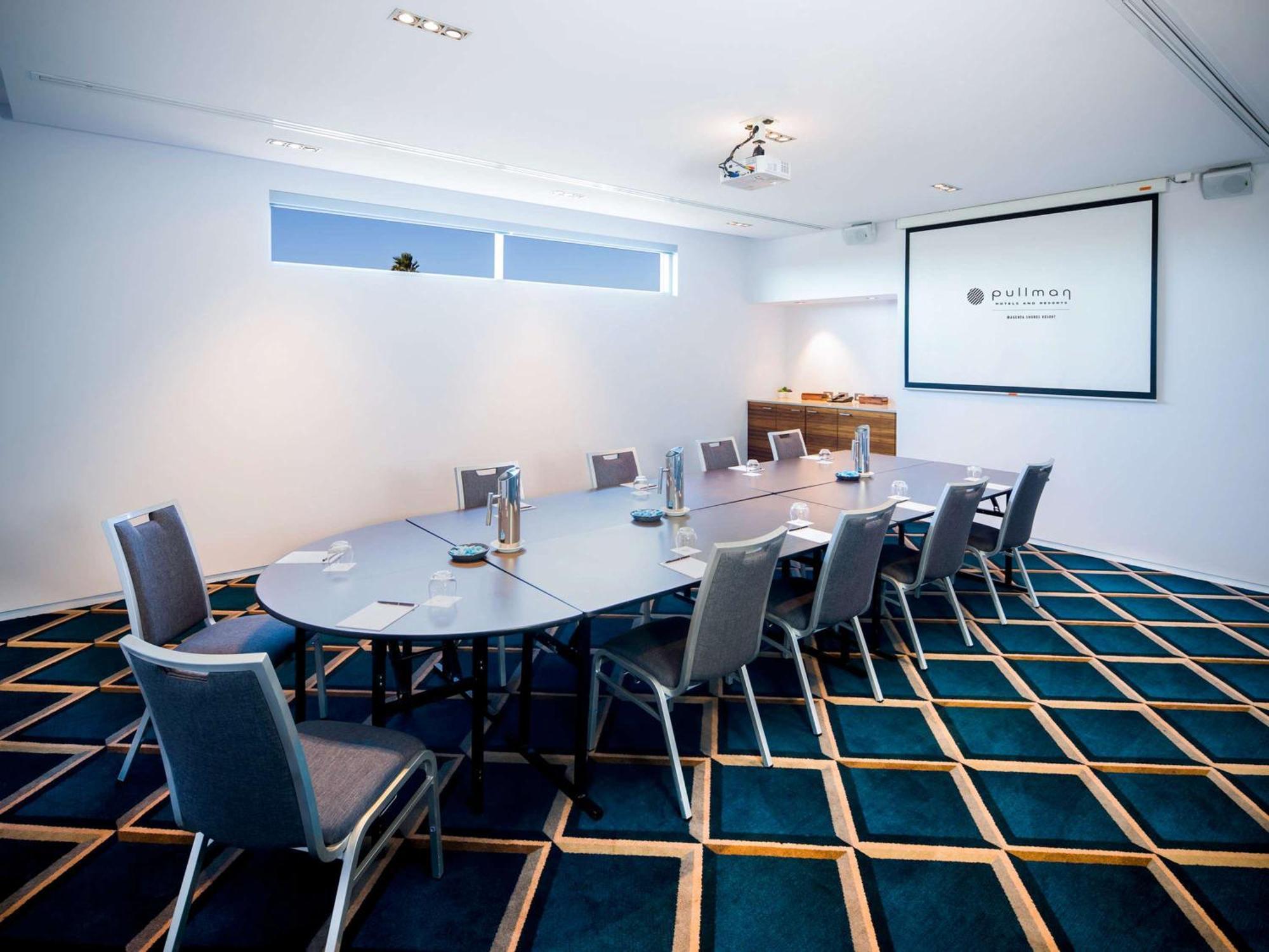 Pullman Magenta Shores Resort Entrance Exterior foto The boardroom at the London office